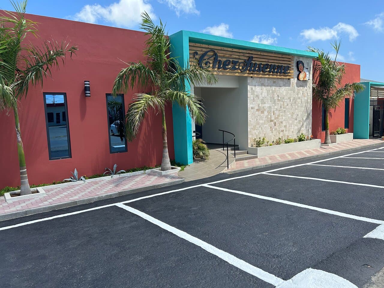Chez Susenne Restaurant & Bar