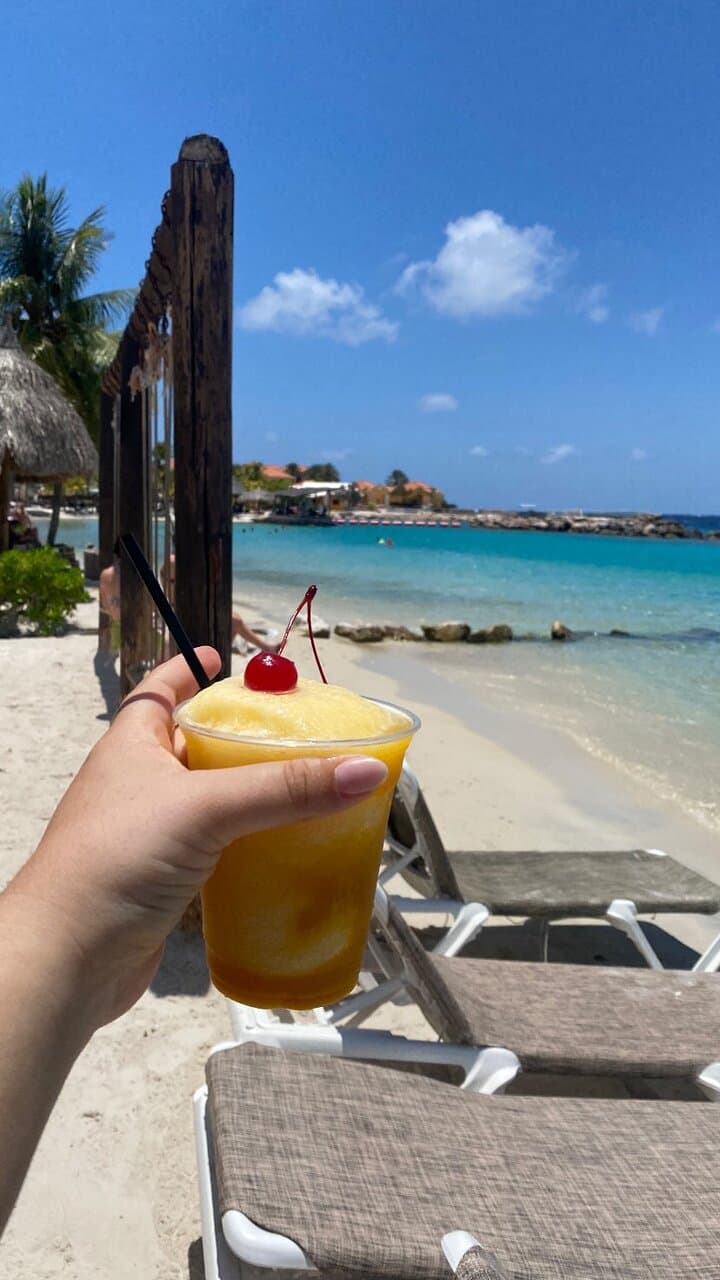 Rileks Beach Bar & Rooftop